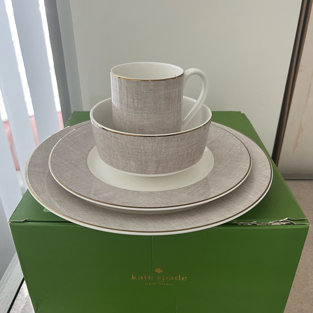 Kate Spade ♠️ Savannah Street 4 Piece Set - Plates, Bowl, Mug